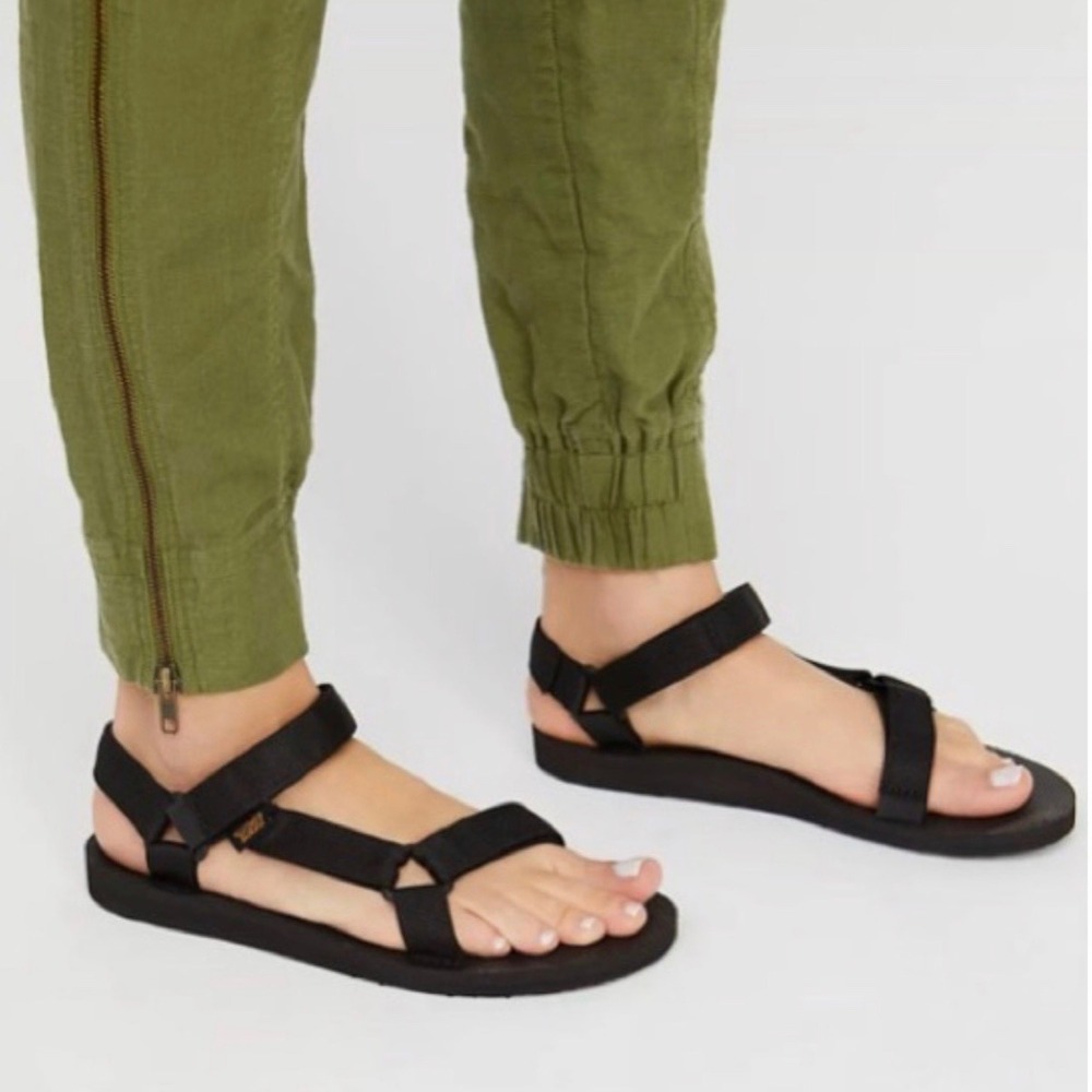 TEVA Women's Original Universal Sandals in Black Size‎ 8